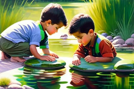 Zwei Jungen spielen am Wasser